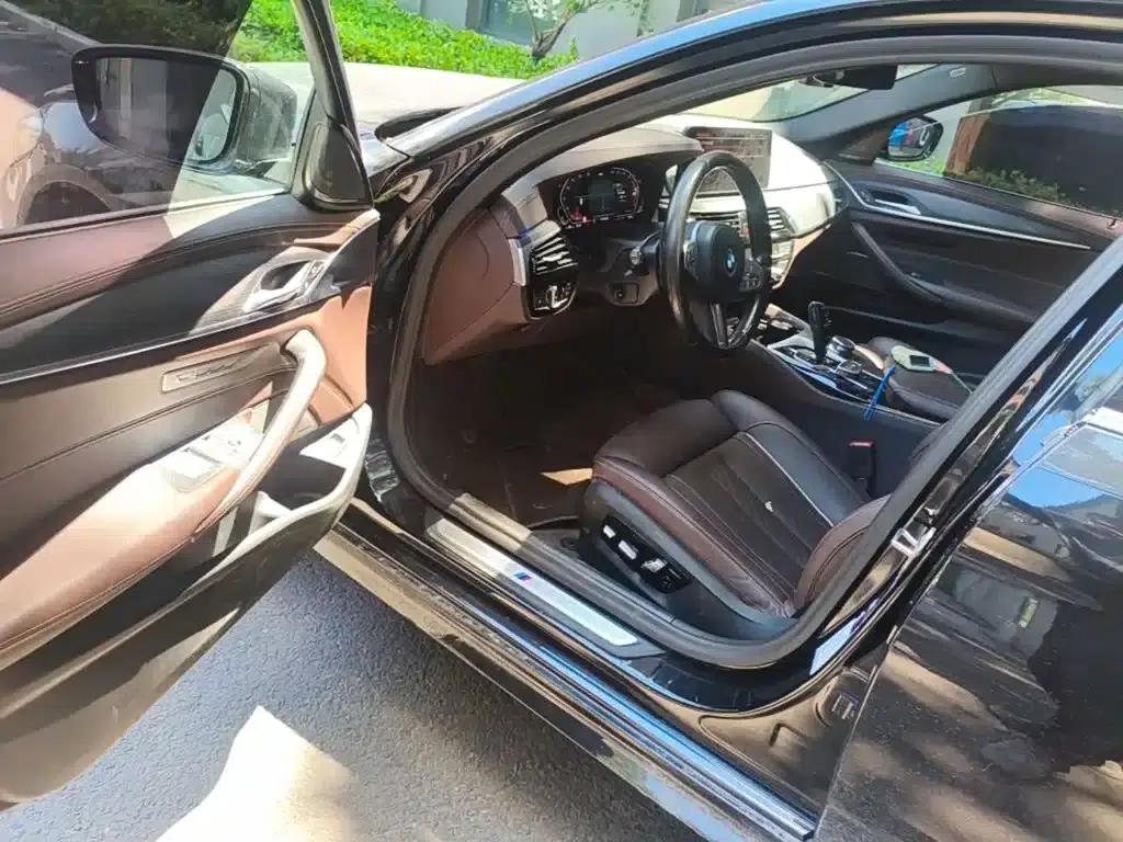 2023 BMW 5 Series 530Li Luxury M Sport Package — миниатюра 16