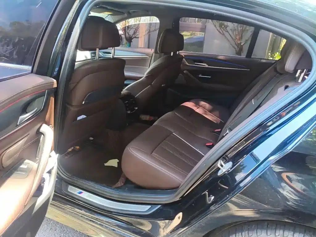 2023 BMW 5 Series 530Li Luxury M Sport Package — миниатюра 17