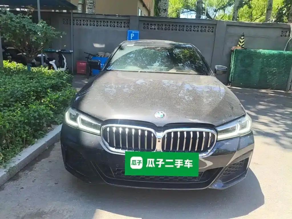 2023 BMW 5 Series 530Li Luxury M Sport Package — миниатюра 3