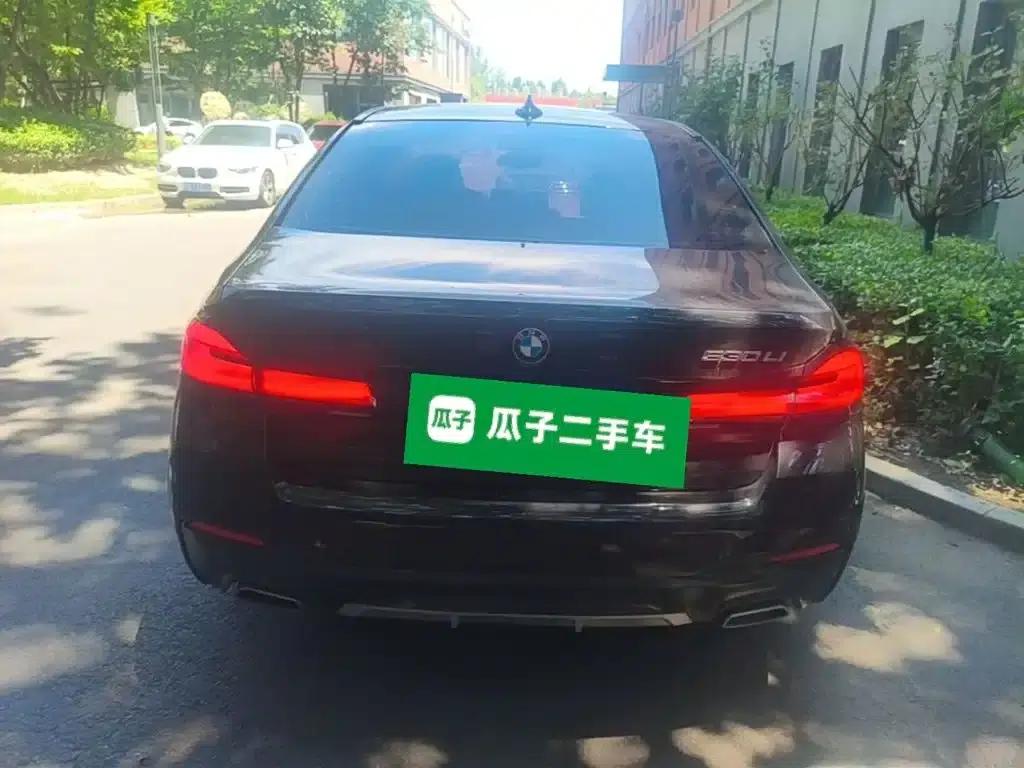 2023 BMW 5 Series 530Li Luxury M Sport Package — миниатюра 6