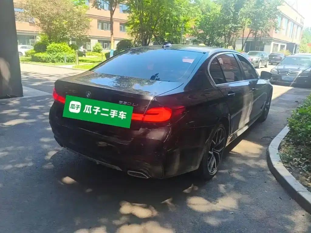 2023 BMW 5 Series 530Li Luxury M Sport Package — миниатюра 7