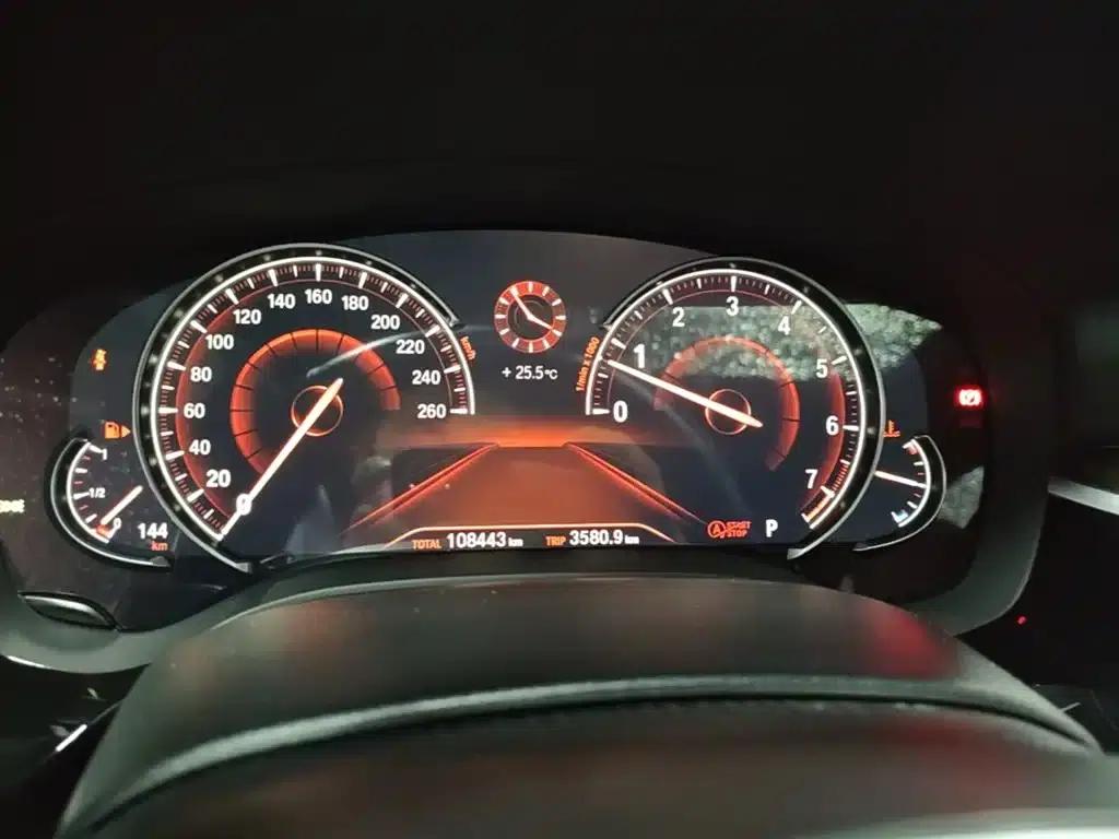2018 BMW 5 Series 530Li Leading Edition M Sport Package — миниатюра 12
