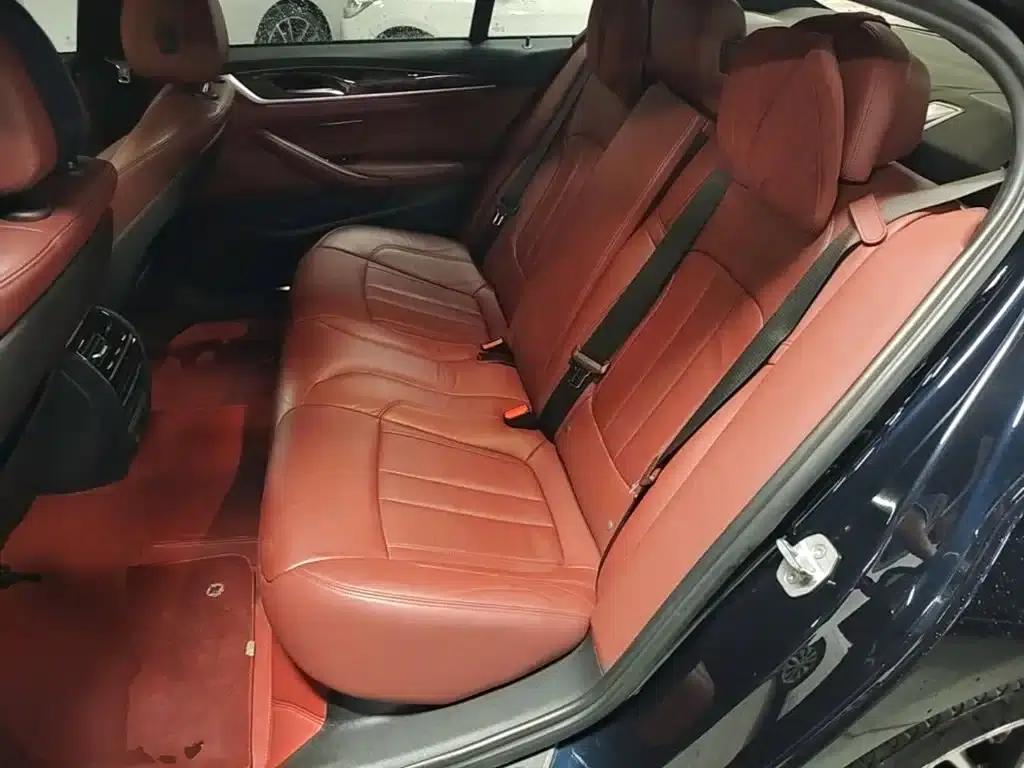 2018 BMW 5 Series 530Li Leading Edition M Sport Package — миниатюра 17