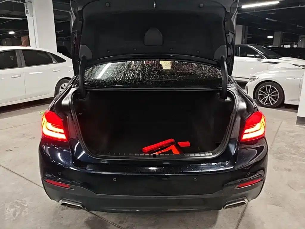 2018 BMW 5 Series 530Li Leading Edition M Sport Package — миниатюра 19