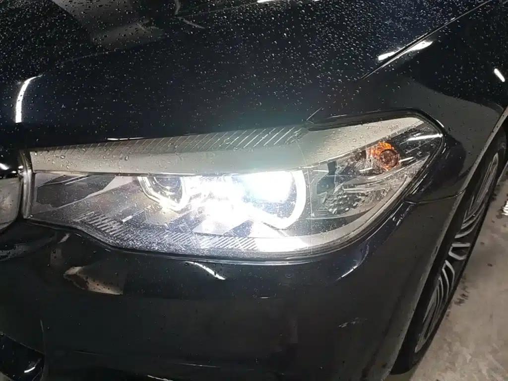 2018 BMW 5 Series 530Li Leading Edition M Sport Package — миниатюра 24
