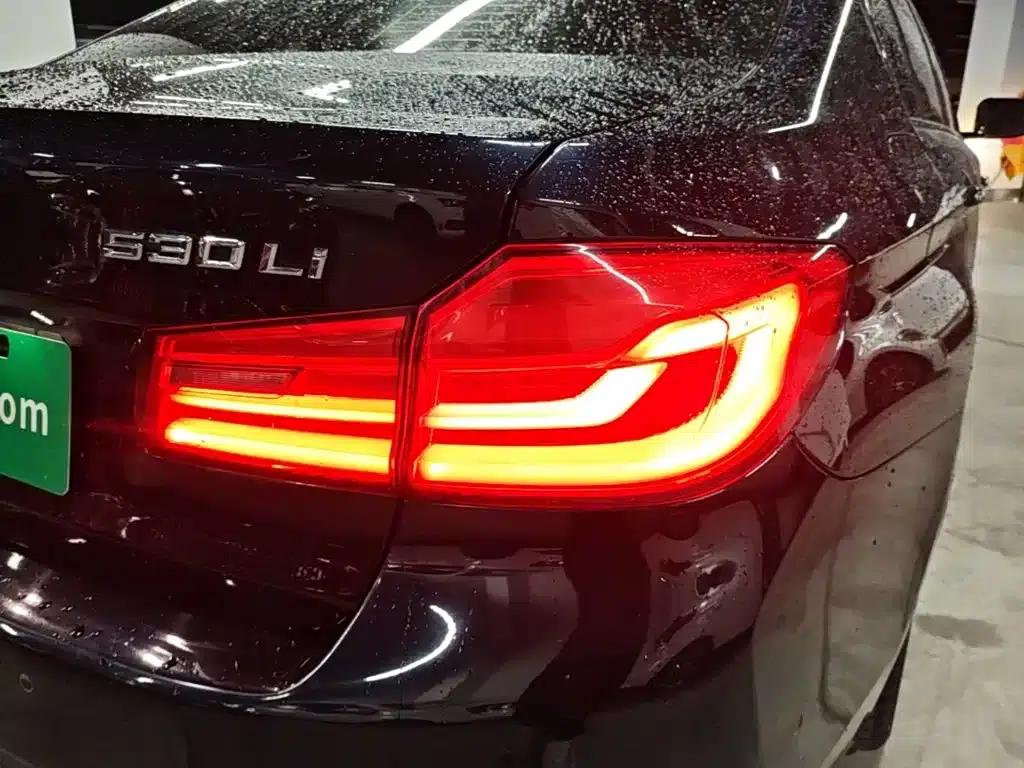2018 BMW 5 Series 530Li Leading Edition M Sport Package — миниатюра 8