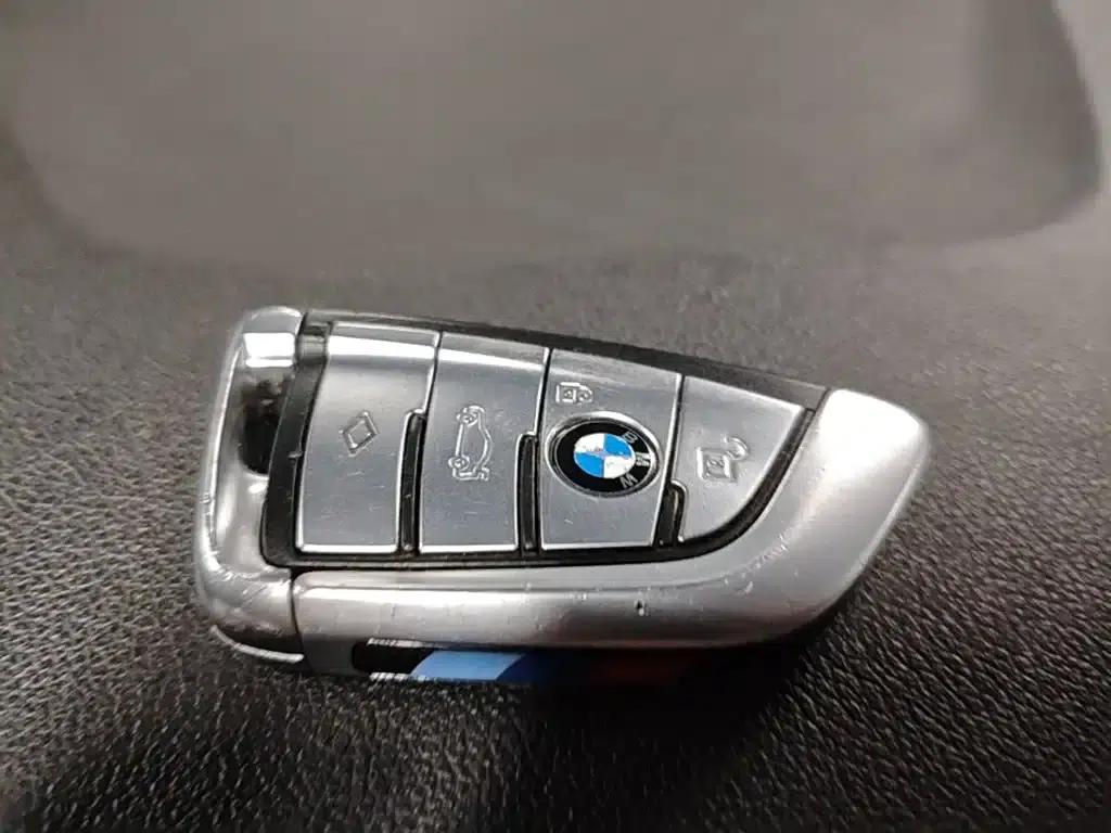 2018 BMW 5 Series 530Li Leading Edition M Sport Package — миниатюра 9