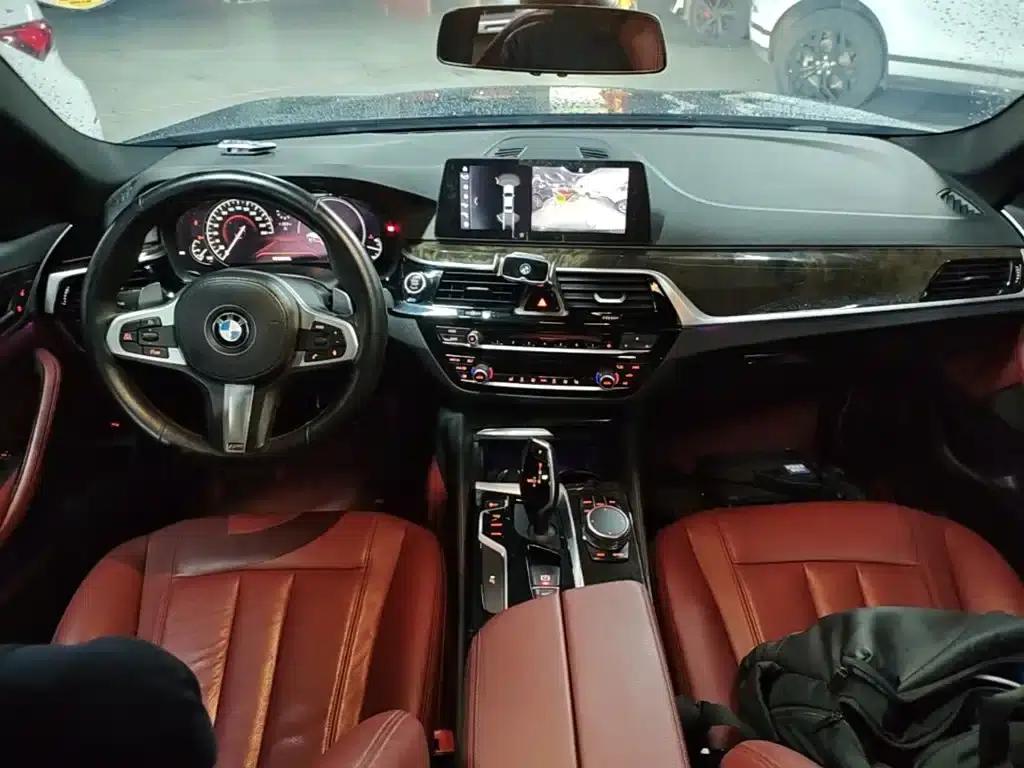 2018 BMW 5 Series 530Li Leading Edition M Sport Package — миниатюра 10