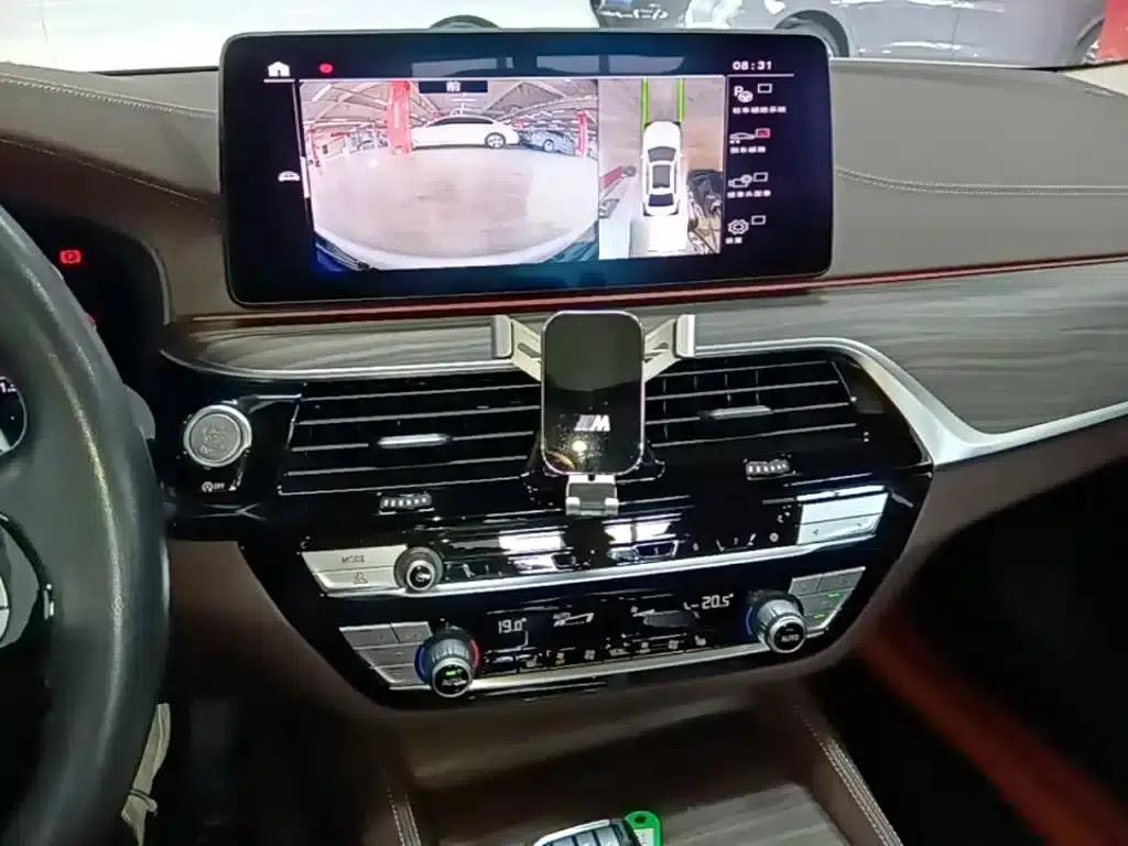 2021 BMW 5 Series 530Li xDrive Luxury Package — миниатюра 13