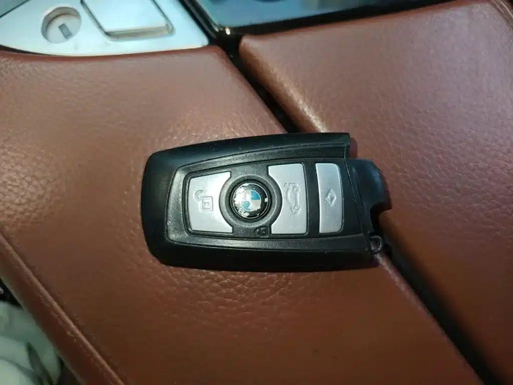 2014 BMW 5 Series 525Li Leading Edition — миниатюра 12