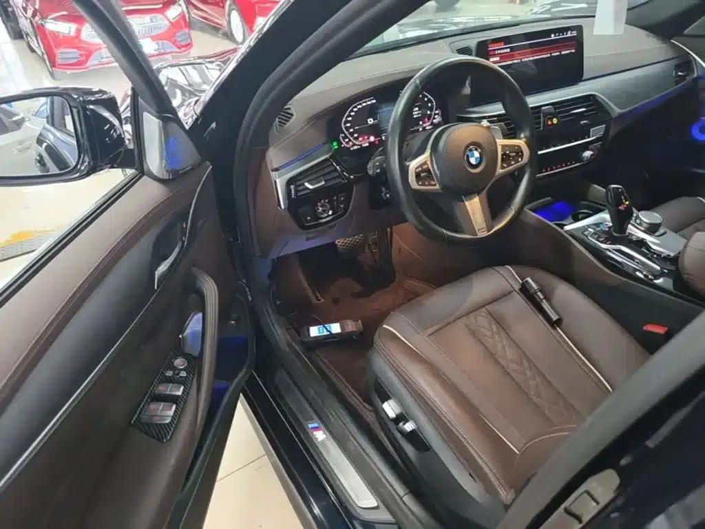 BMW 5 Series 2022 Facelift II 530Li Leading Model M Sport Package — миниатюра 16