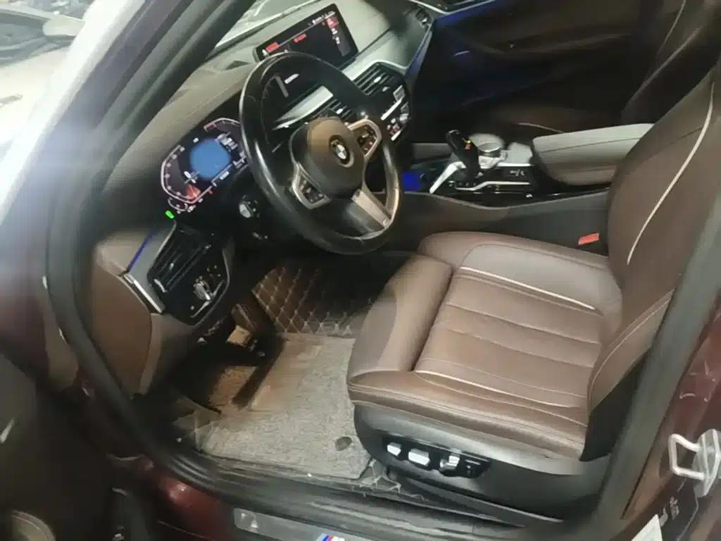 2021 BMW 5 Series 530Li Luxury M Sport Package — миниатюра 15
