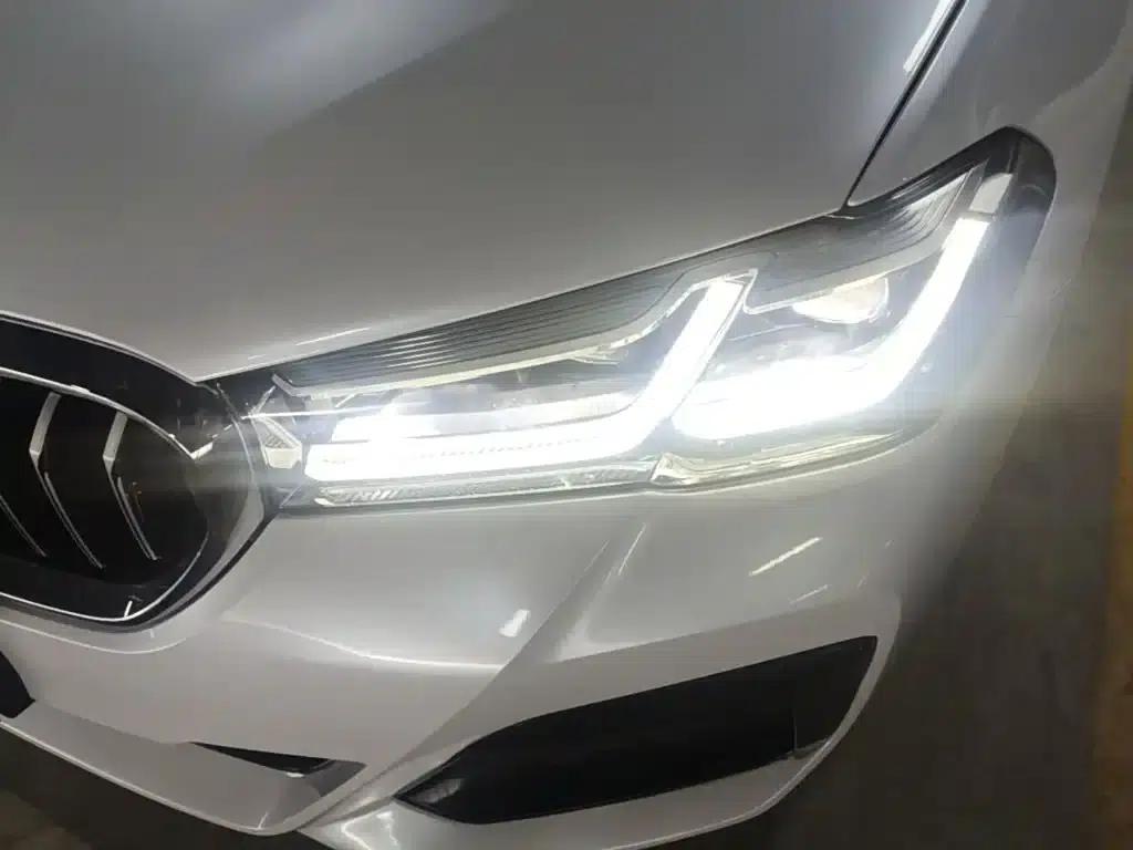 2021 BMW 5 Series 530Li Luxury M Sport Package — миниатюра 24