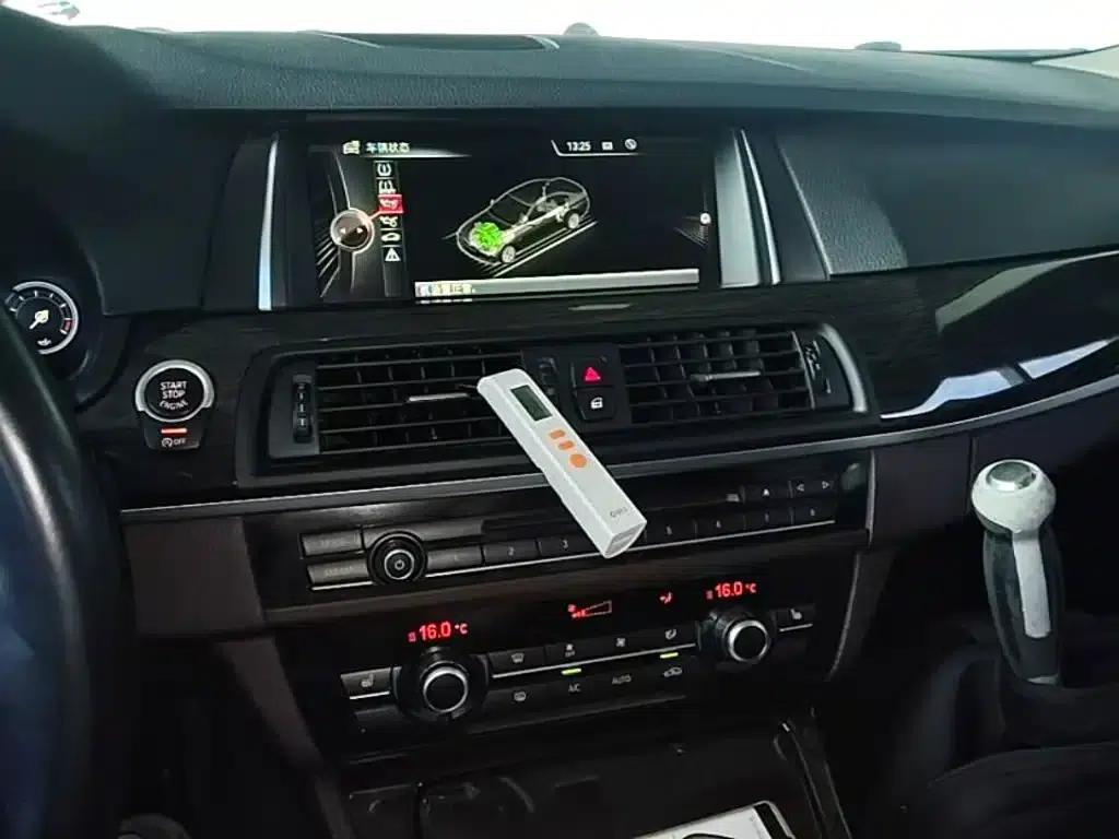 2017 BMW 5 Series 525Li Luxury Design Package — миниатюра 13