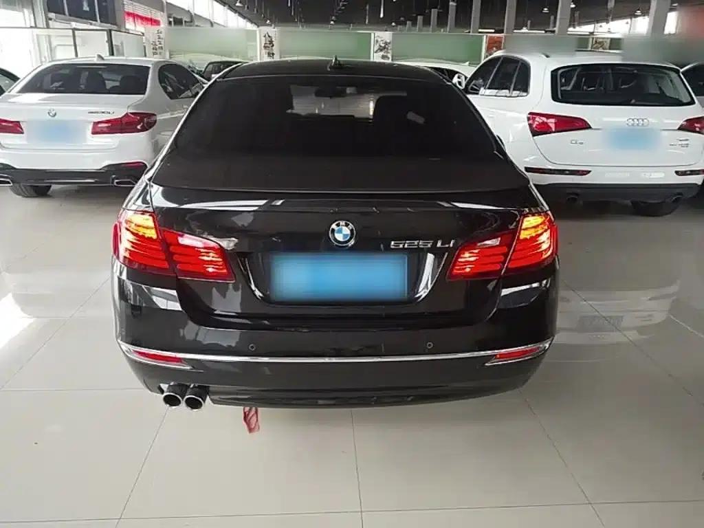 2017 BMW 5 Series 525Li Luxury Design Package — миниатюра 6