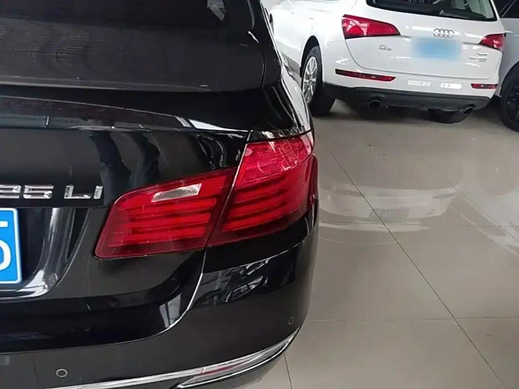 2017 BMW 5 Series 525Li Luxury Design Package — миниатюра 8