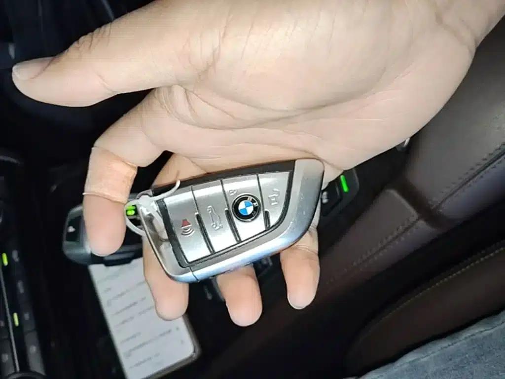 2017 BMW 5 Series 525Li Luxury Design Package — миниатюра 9