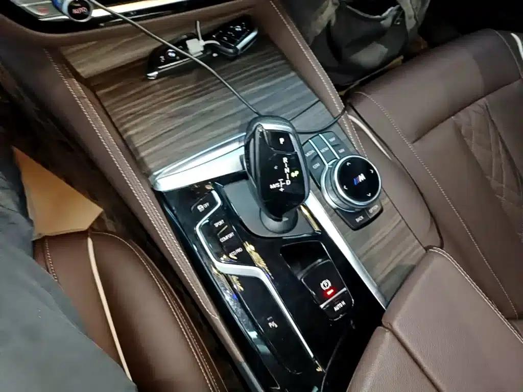 2023 BMW 5 Series 530Li Leading Luxury Package — миниатюра 14