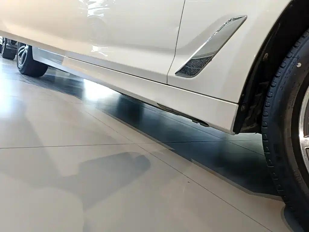 2023 BMW 5 Series 530Li Leading Luxury Package — миниатюра 21