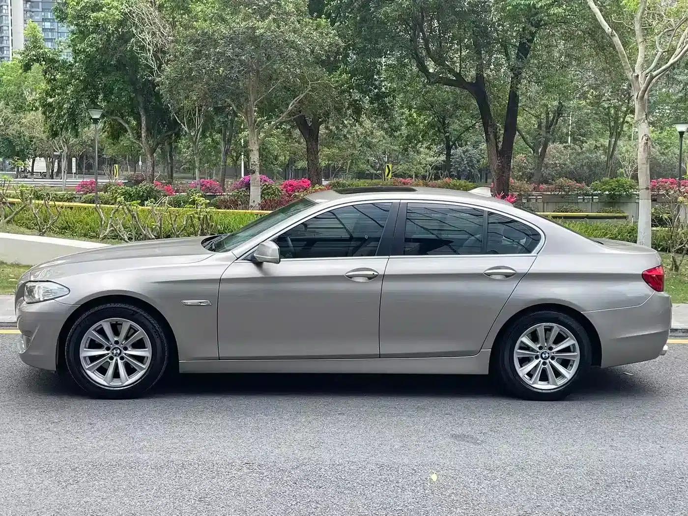BMW 5 Series (Imported) 2013 520i Elegant Model — миниатюра 3