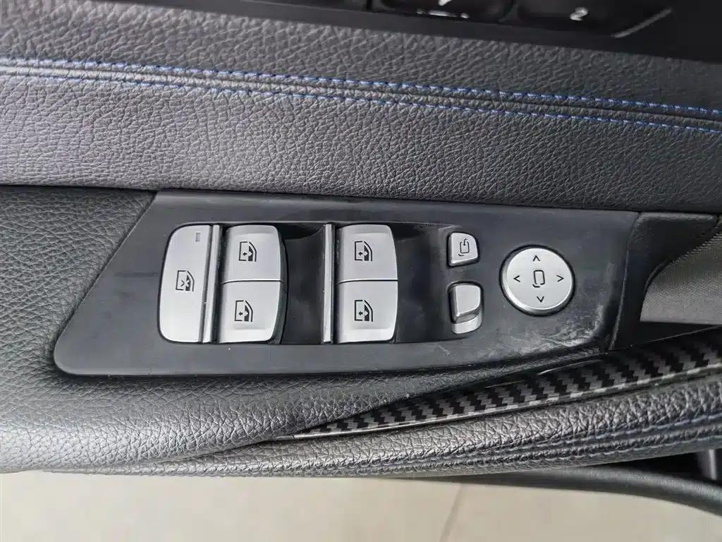 BMW 5 Series (Imported) 2019 530i M Sport Package — миниатюра 9
