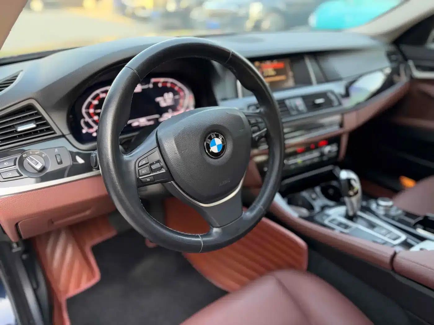 2014 BMW 5 Series Imported Model 520i Touring — миниатюра 9