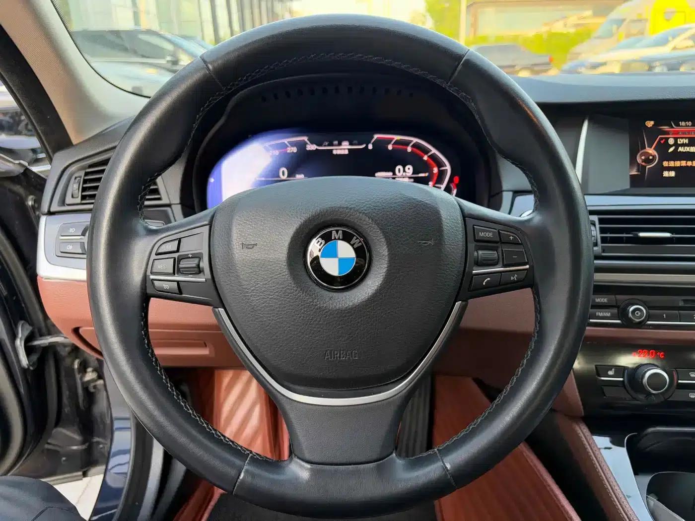2014 BMW 5 Series Imported Model 520i Touring — миниатюра 10