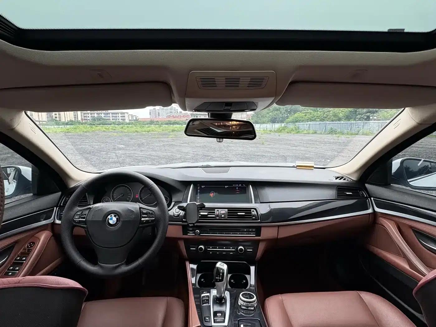 2015 BMW 5 Series Imported Model 520i Elegant Edition — миниатюра 5