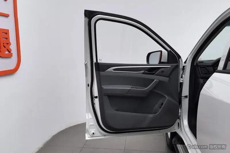 Maxus T60 2017 2.0T Gasoline Automatic Two-Wheel Drive High Chassis Elite Small Double Cab — миниатюра 21