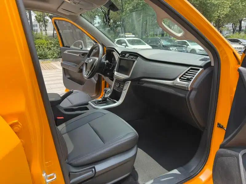 Maxus T60 2017 2.0T Gasoline Automatic Two-Wheel Drive High Chassis Elite Small Double Cab — миниатюра 13