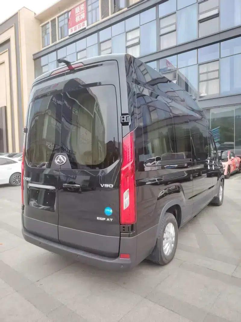 Xintu V90 2021 Smart King 2.0T Manual Extended Wheelbase High Roof 7-Seater — миниатюра 3