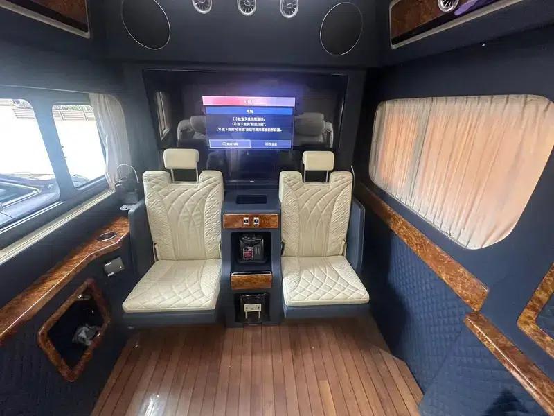 Xintu V90 2021 Smart King 2.0T Manual Extended Wheelbase High Roof 7-Seater — миниатюра 8