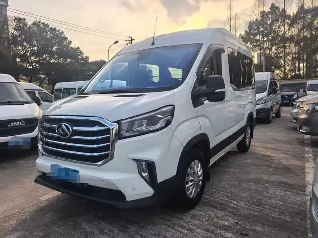 Xintu V90 2019 2.0T Manual Smart Star Front-Wheel Drive Single Tire Short Wheelbase High Roof 6 Seats