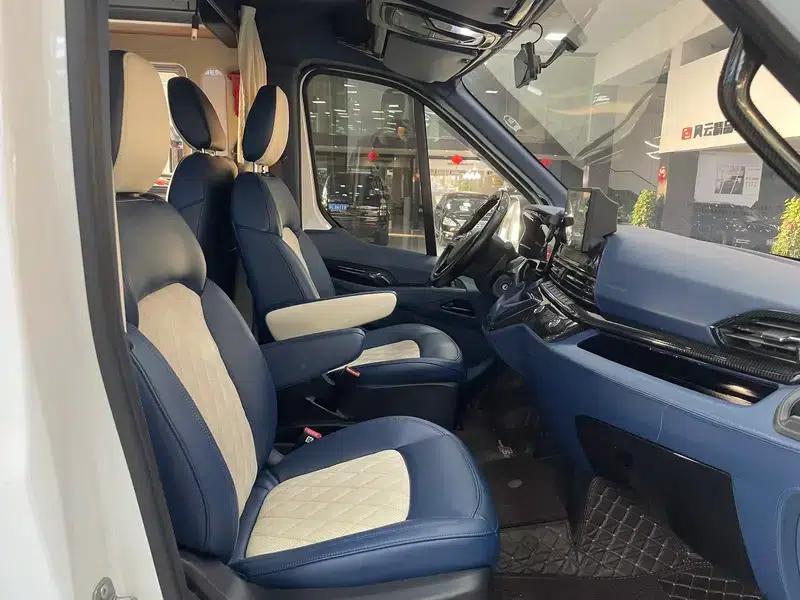 Xintu V90 2022 2.0T Automatic Rear-Wheel Drive Star Ink Edition Extended Wheelbase High Roof — миниатюра 36