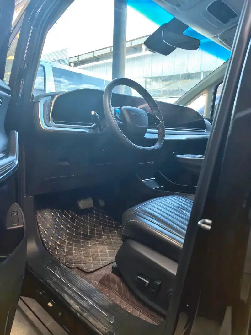 Maxus G90 2022 2.0T Starry Sky 7-Seater Edition — миниатюра 12