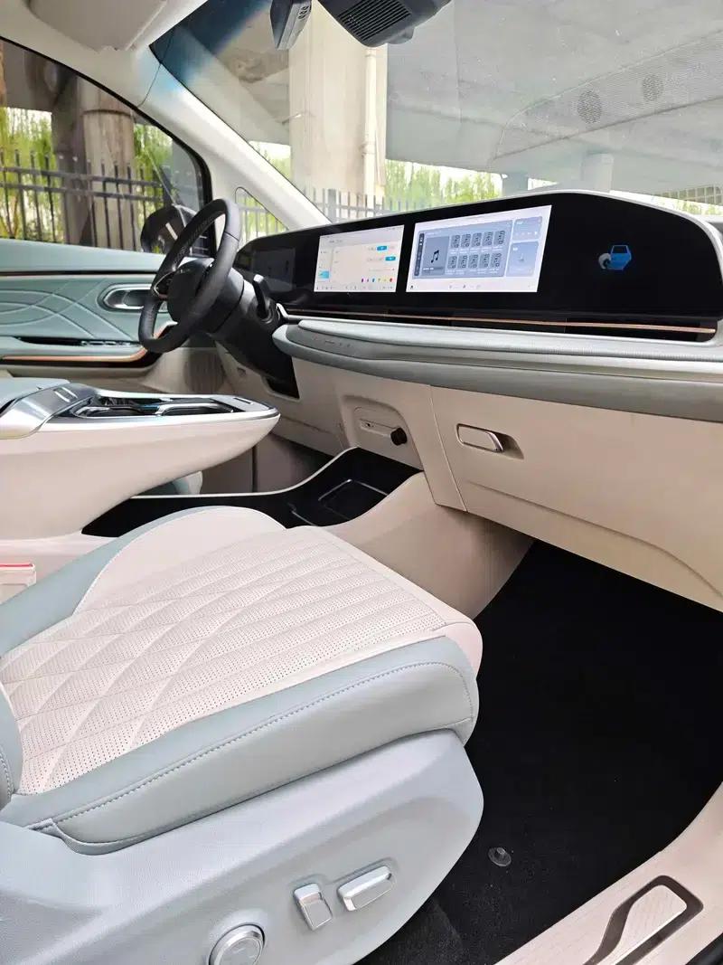 Maxus G90 2022 2.0T Interstellar 7-Seater Edition — миниатюра 11