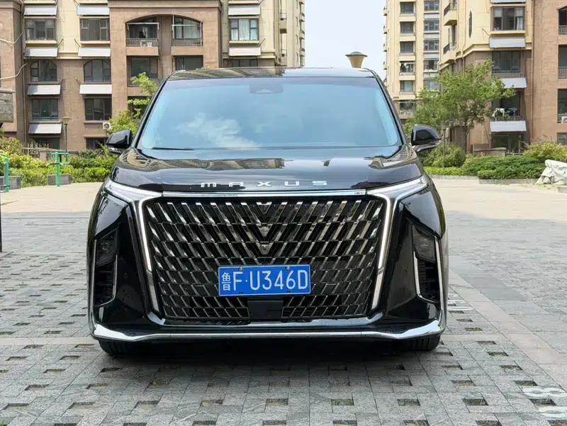 Maxus G90 2022 2.0T Starry Sky 7-Seater Edition — миниатюра 2