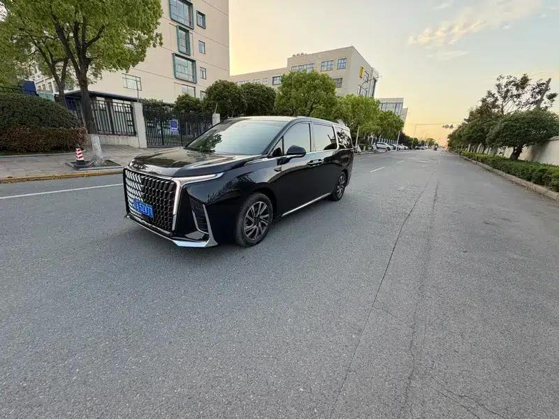 Maxus G90 2022 2.0T Interstellar 7-Seater Edition — миниатюра 7