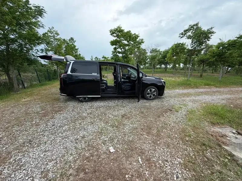 Maxus G90 2022 2.0T Starry Sky 7-Seater Edition — миниатюра 12