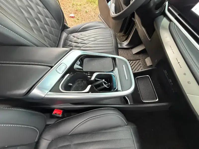 Maxus G90 2022 2.0T Starry Sky 7-Seater Edition — миниатюра 9