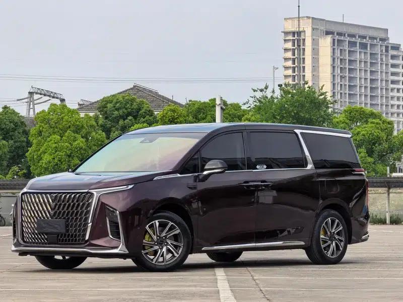 Maxus G90 2022 2.0T Interstellar 7-Seater Edition — миниатюра 1