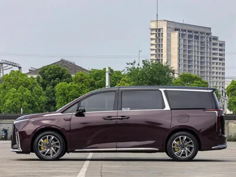 Maxus G90 2022 2.0T Interstellar 7-Seater Edition — миниатюра 4