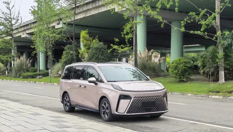 Maxus G70 2024 2.0T Automatic Flagship Edition 7-Seater — миниатюра 3