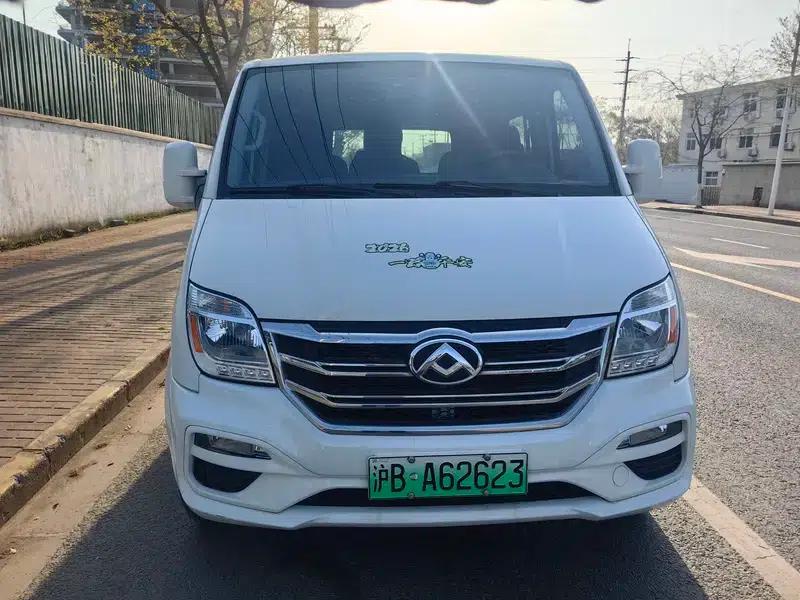 Xintu EV80 2023 PLUS Multi-purpose Passenger Vehicle Short Wheelbase Low Roof — миниатюра 2