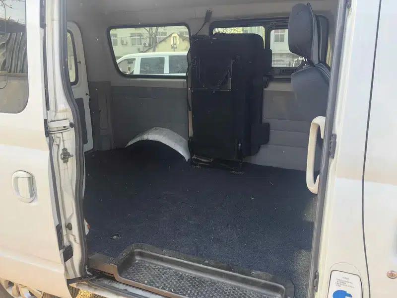 Xintu EV80 2023 PLUS Multi-purpose Passenger Vehicle Short Wheelbase Low Roof — миниатюра 11
