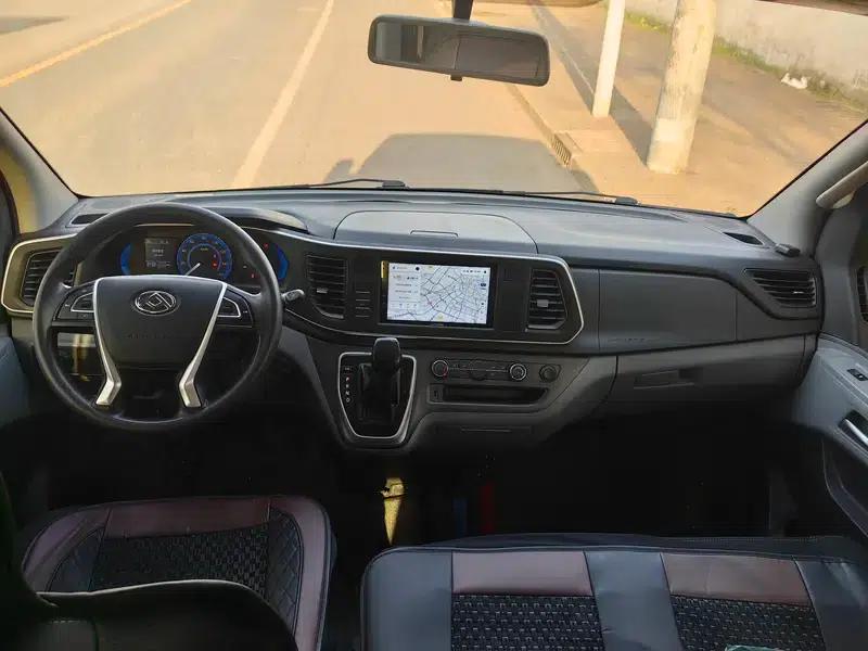 Xintu EV80 2023 PLUS Multi-purpose Passenger Vehicle Short Wheelbase Low Roof — миниатюра 8