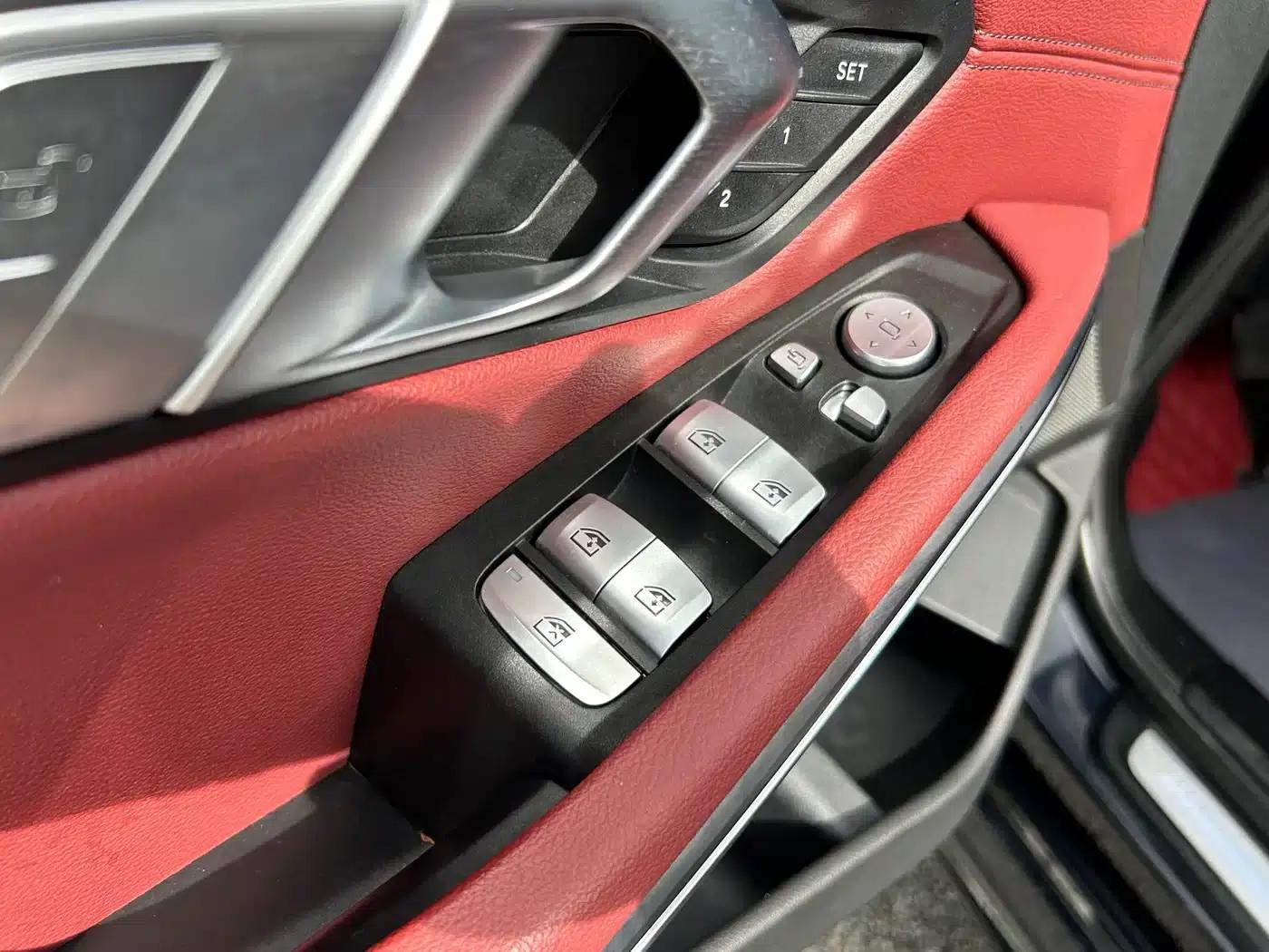 2022 BMW 3 Series Facelift 325i M Sport Shadow Edition — миниатюра 24