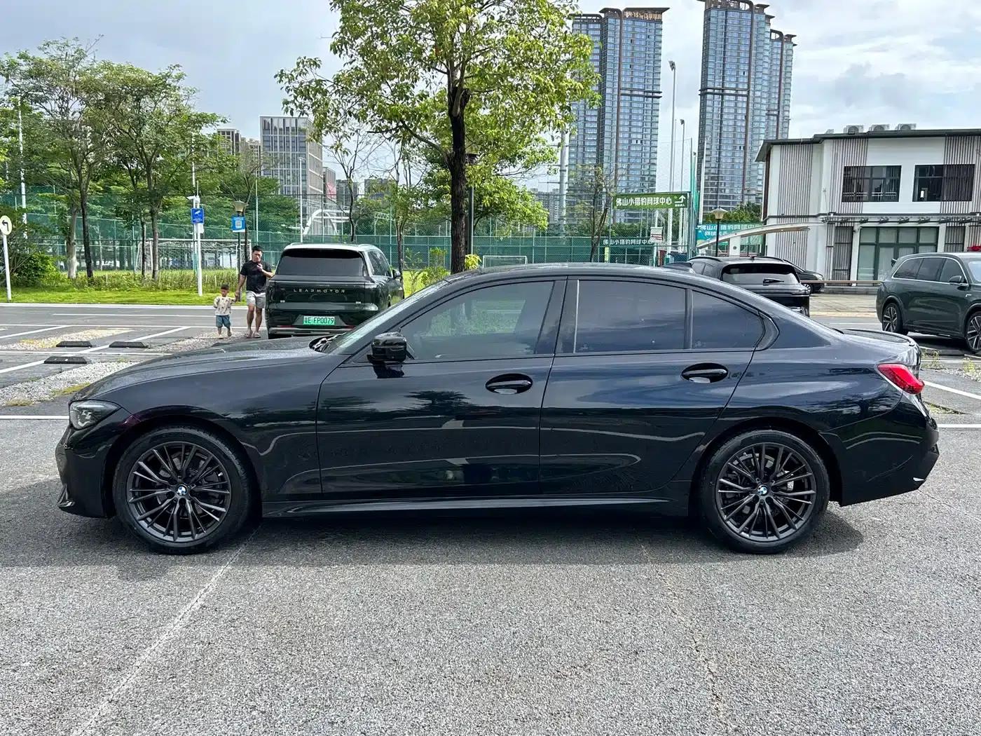 2022 BMW 3 Series Facelift 325i M Sport Shadow Edition — миниатюра 5