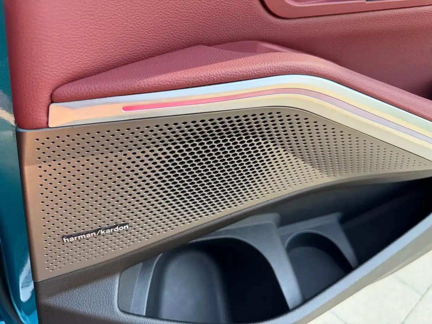 2023 BMW 3 Series 320Li M Sport Package — миниатюра 11