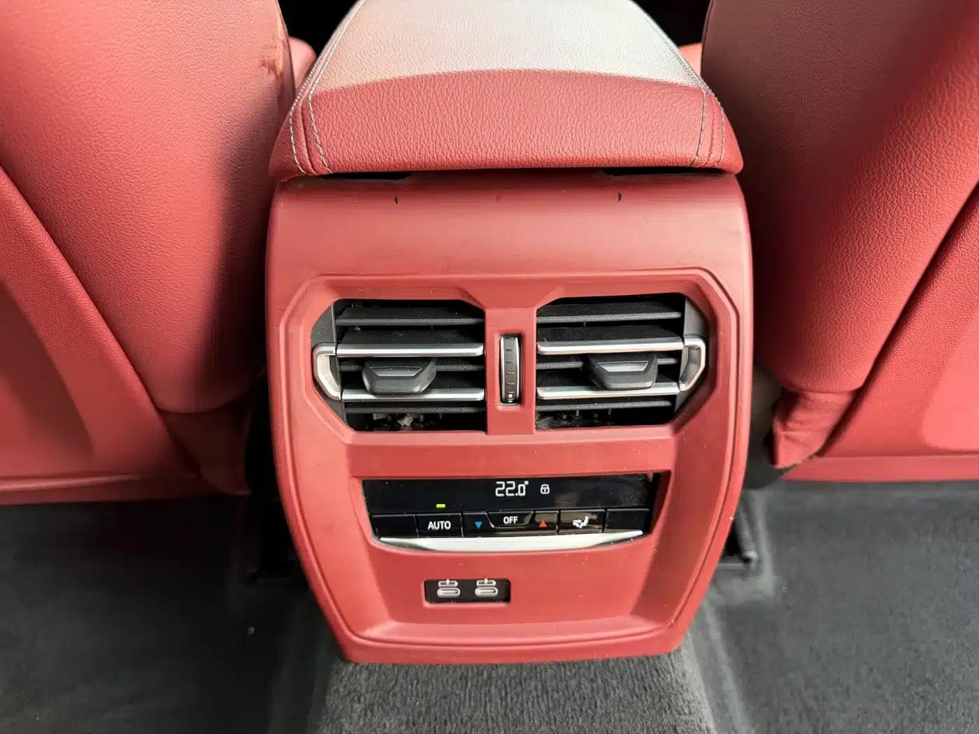 2023 BMW 3 Series 320Li M Sport Package — миниатюра 10